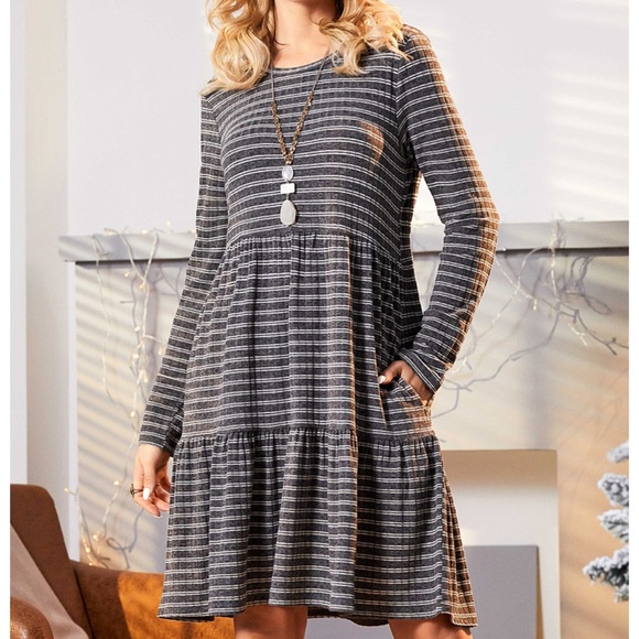 Suzanne Betro Dresses & Skirts - Suzanne Betro Gray Striped Empire Tier Dress